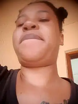 Snapshot of Lee_BlaqX chatting on 02-28-25, 01:03 Lee BlaqX online show from 02-28-25, 01:03