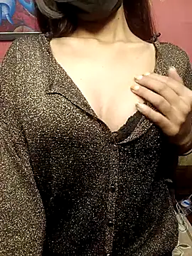 poojaji690 online show from 12-15-25, 07:23