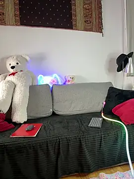 Snapshot of crazyrabbits chatting on 02-18-25, 10:25 crazyrabbits online show from 02-18-25, 10:25