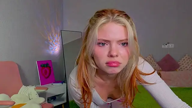 Snapshot of Red__Candy chatting on 11-13-25, 12:15 Red Candy online show from 11-13-25, 12:15