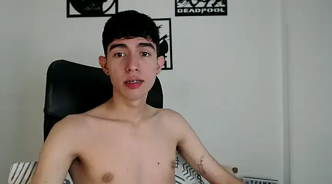 Andy hot19 online show from 12-18-24, 02:32