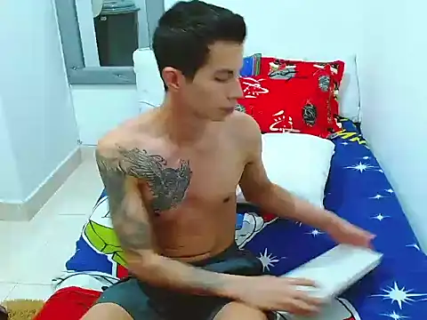 Velk hot online show from 12-17-25, 02:34