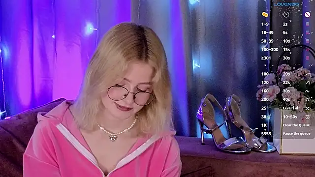 Snapshot of jenny_bunny_ chatting on 01-09-25, 04:30 jenny bunny online show from 01-09-25, 04:30