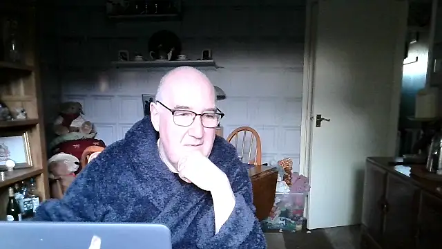 Adamdaddybear online show from 01-09-25, 08:45
