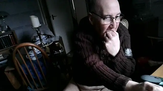 Adamdaddybear online show from 02-08-25, 03:10