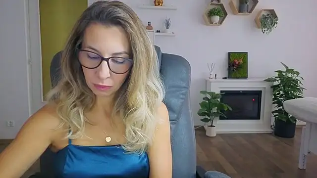 SukyGirl online show from 10-23-25, 07:40