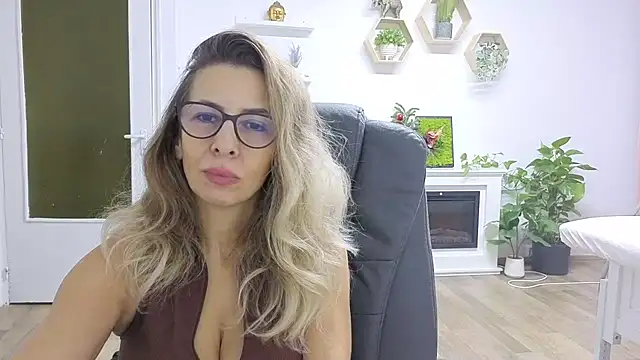 SukyGirl online show from 11-29-25, 11:02