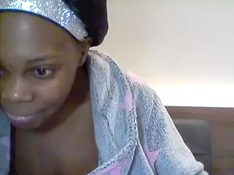 Snapshot of AfricanBeautyX chatting on 01-19-25, 08:50 AfricanBeautyX online show from 01-19-25, 08:50