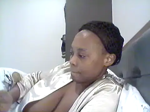 Snapshot of AfricanBeautyX chatting on 03-16-25, 07:26 AfricanBeautyX online show from 03-16-25, 07:26