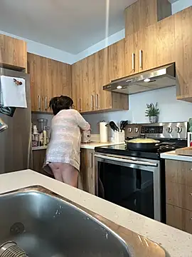 Snapshot of Sweetleeahxx chatting on 02-10-25, 04:14 Sweetleeahxx online show from 02-10-25, 04:14