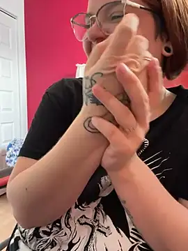 Snapshot of Sweetleeahxx chatting on 03-04-25, 04:20 Sweetleeahxx online show from 03-04-25, 04:20