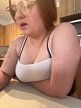 Snapshot of Sweetleeahxx chatting on 03-19-25, 12:56 Sweetleeahxx online show from 03-19-25, 12:56