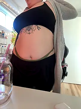 Snapshot of Sweetleeahxx chatting on 10-02-25, 01:18 Sweetleeahxx online show from 10-02-25, 01:18