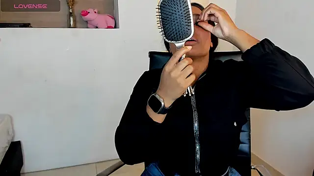 Snapshot of IvyBliss8 chatting on 02-13-25, 12:11 IvyBliss8 online show from 02-13-25, 12:11