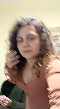 Snapshot of ItalianiMuli chatting on 12-13-24, 12:20 ItalianiMuli online show from 12-13-24, 12:20