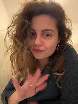 Snapshot of ItalianiMuli chatting on 02-15-25, 03:17 ItalianiMuli online show from 02-15-25, 03:17