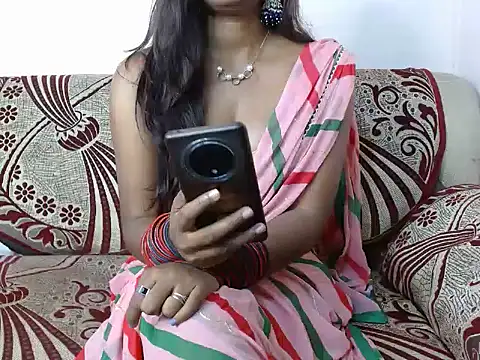 Snapshot of miss_sona27 chatting on 02-17-25, 03:31 miss sona27 online show from 02-17-25, 03:31