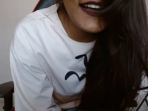 Snapshot of miss_sona27 chatting on 09-20-25, 04:24 miss sona27 online show from 09-20-25, 04:24