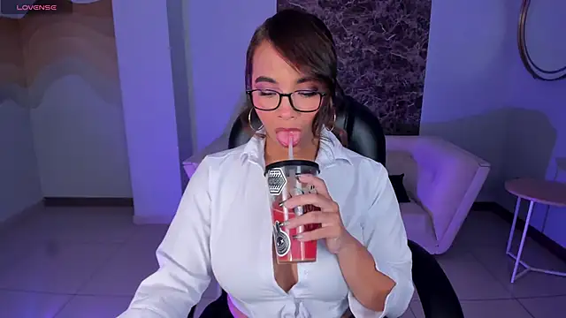 CarlaSmithX online show from 03-08-25, 04:01