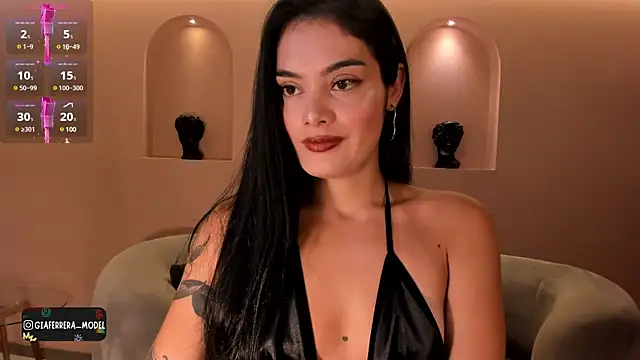 Snapshot of GiaFerrara chatting on 02-16-25, 11:16 GiaFerrara online show from 02-16-25, 11:16