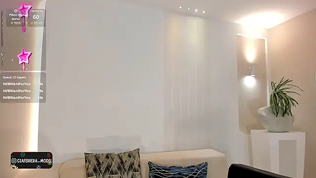 Snapshot of GiaFerrara chatting on 02-21-25, 01:22 GiaFerrara online show from 02-21-25, 01:22
