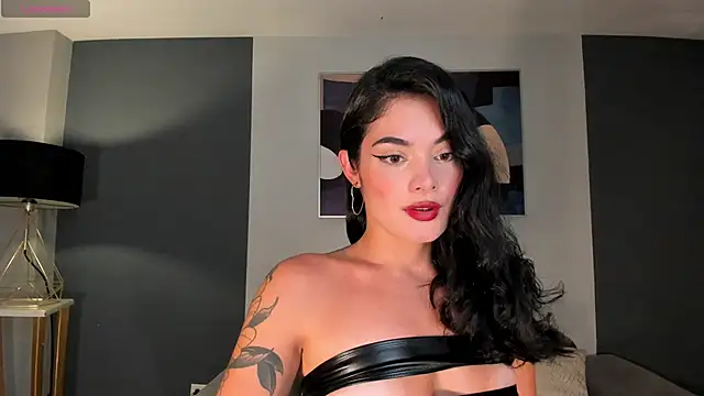 Snapshot of GiaFerrara chatting on 03-16-25, 11:57 GiaFerrara online show from 03-16-25, 11:57