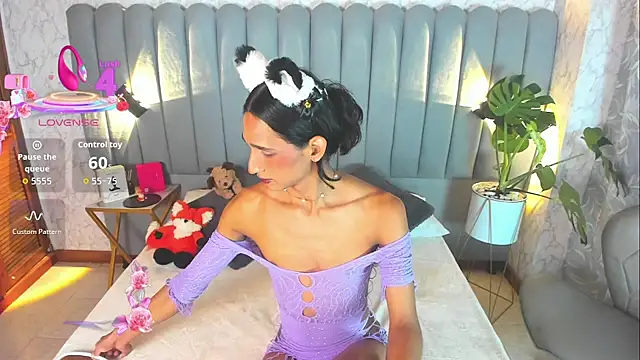 skyyfoxpraga online show from 10-18-25, 12:39