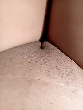 Snapshot of Khaleyssi chatting on 12-28-24, 02:42 Khaleyssi online show from 12-28-24, 02:42