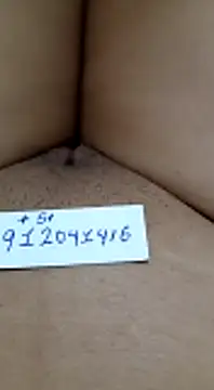 Snapshot of Khaleyssi chatting on 01-12-25, 07:43 Khaleyssi online show from 01-12-25, 07:43