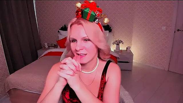 Louisa Bay online show from 12-28-24, 10:58