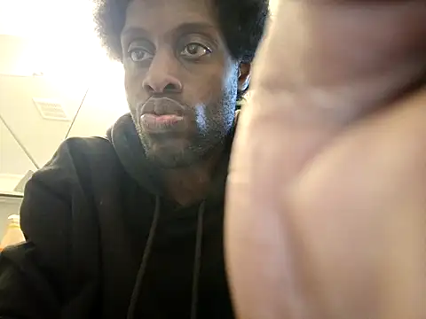 Snapshot of DevinToore chatting on 10-10-25, 01:26 DevinToore online show from 10-10-25, 01:26