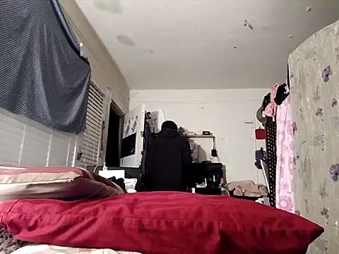 Snapshot of DevinToore chatting on 11-18-25, 02:28 DevinToore online show from 11-18-25, 02:28