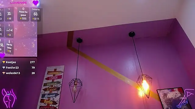 Snapshot of MadameDamn chatting on 01-17-25, 06:02 MadameDamn online show from 01-17-25, 06:02