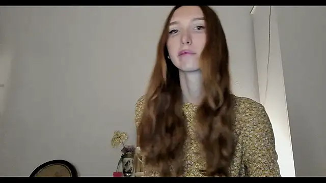 Snapshot of LisaIcon chatting on 10-20-25, 05:02 LisaIcon online show from 10-20-25, 05:02