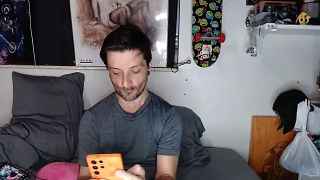 Snapshot of titclitcmndr chatting on 01-30-25, 11:55 titclitcmndr online show from 01-30-25, 11:55