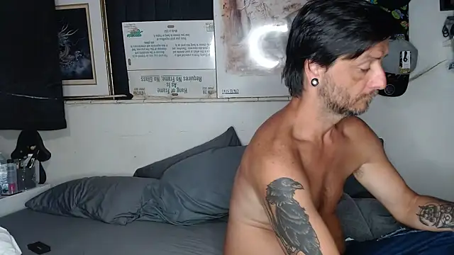 Snapshot of titclitcmndr chatting on 02-12-25, 12:05 titclitcmndr online show from 02-12-25, 12:05