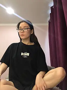 Snapshot of Milka23 chatting on 01-25-25, 09:15 Milka23 online show from 01-25-25, 09:15