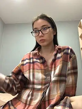 Snapshot of Milka23 chatting on 02-09-25, 09:26 Milka23 online show from 02-09-25, 09:26