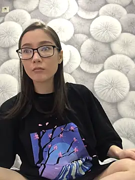 Snapshot of Milka23 chatting on 02-21-25, 09:02 Milka23 online show from 02-21-25, 09:02