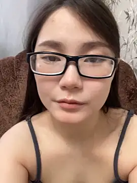 Snapshot of Milka23 chatting on 11-15-25, 11:07 Milka23 online show from 11-15-25, 11:07