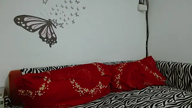 LadyHellene online show from 10-15-25, 06:57