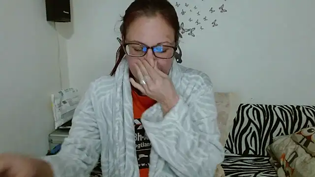 Snapshot of LadyHellene chatting on 02-04-26, 05:30 LadyHellene online show from 02-04-26, 05:30