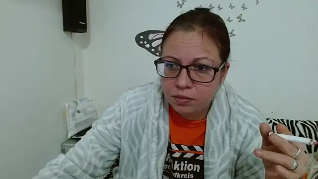 Snapshot of LadyHellene chatting on 02-05-26, 07:24 LadyHellene online show from 02-05-26, 07:24