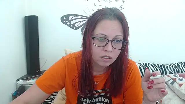 Snapshot of LadyHellene chatting on 02-11-26, 12:32 LadyHellene online show from 02-11-26, 12:32