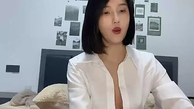 Snapshot of Arrebo1 chatting on 12-18-24, 06:53 Arrebo1 online show from 12-18-24, 06:53