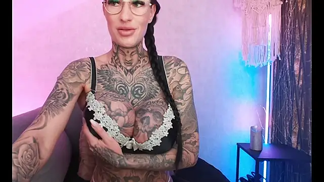 MeganWitch online show from 01-22-25, 07:34