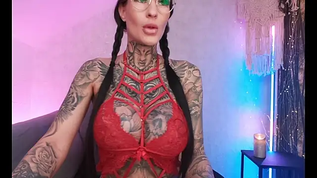 MeganWitch online show from 01-24-25, 06:14