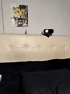 Lola Hale online show from 01-31-25, 01:11