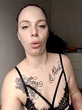 Lola Hale online show from 03-06-25, 05:54