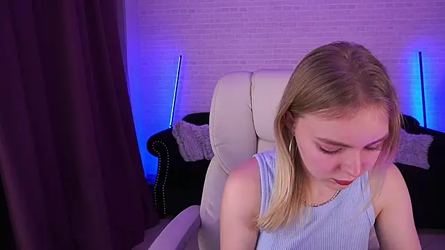 EmilySunshineS online show from 12-17-24, 10:22